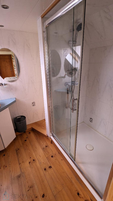 Maison - 185 m² - 9 pièces