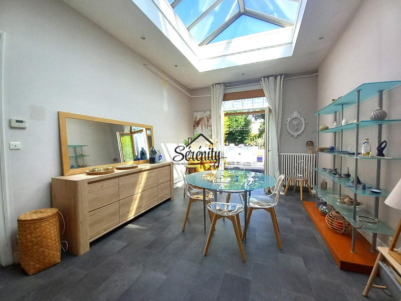 Maison - 200 m² - 9 pièces