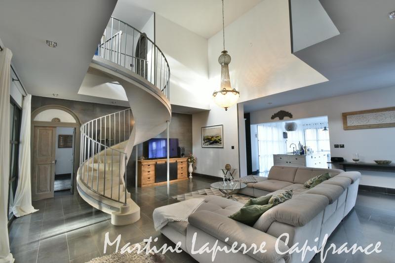 Maison - 400 m² - 10 pièces