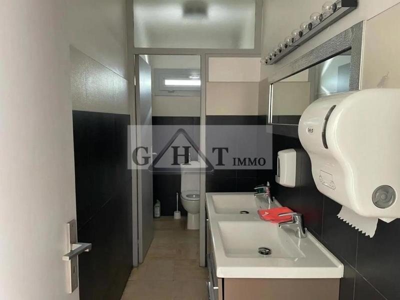 Entrepôt - 3 900 m²