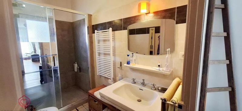 Maison - 252 m² - 11 pièces