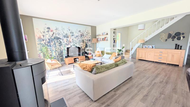 Maison - 140 m² - 6 pièces