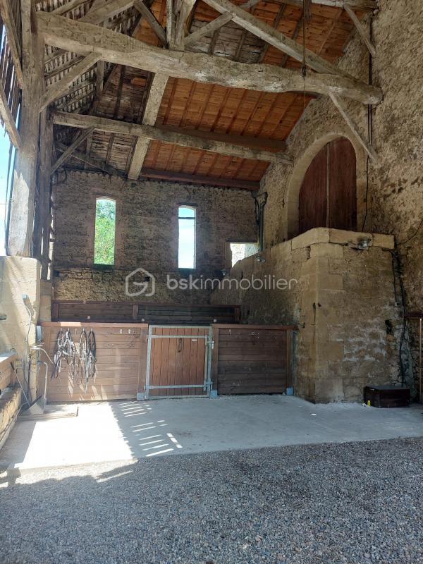 Propriété - 242 m² - 7 pièces