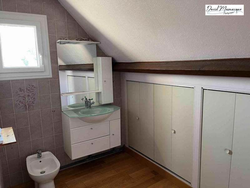 Maison - 207 m² - 9 pièces