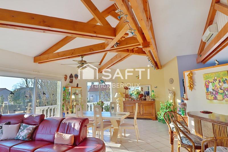 Maison - 220 m² - 9 pièces