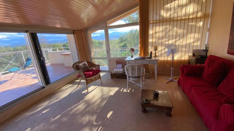 Maison - 170 m² - 9 pièces