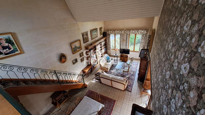 Maison - 210 m² - 8 pièces