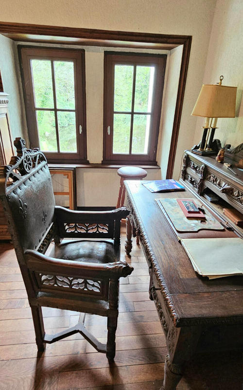 Maison - 300 m² - 10 pièces