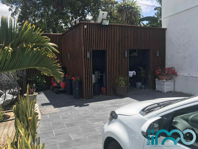 Maison traditionnelle - 320 m² - 8 pièces