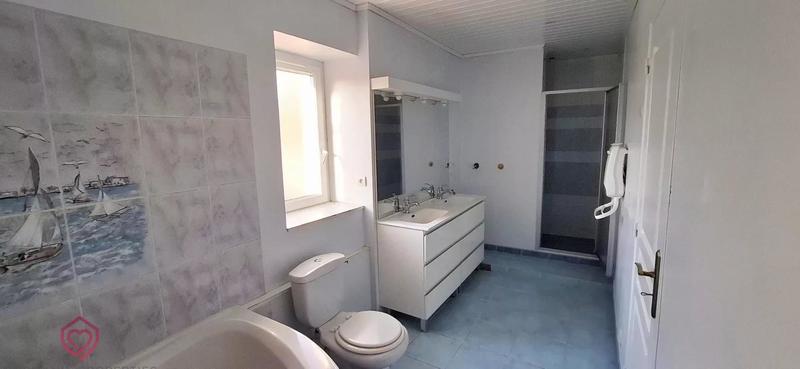 Maison de village - 174 m² - 9 pièces