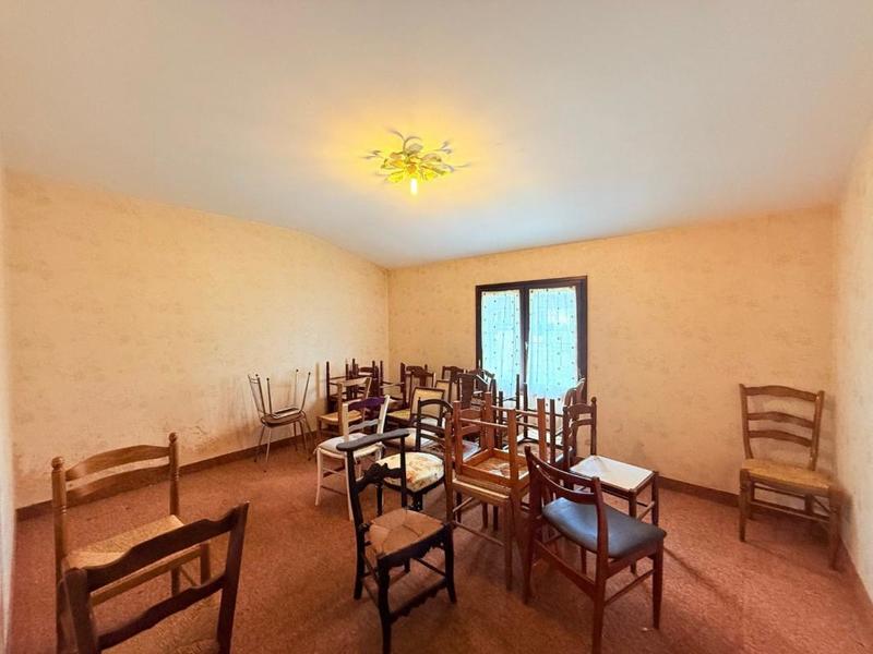 Maison - 160 m² - 8 pièces