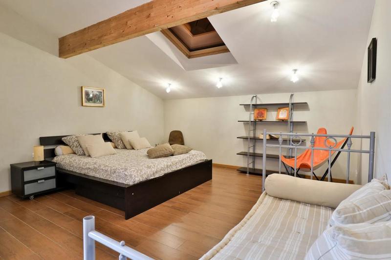 Maison - 220 m² - 5 pièces