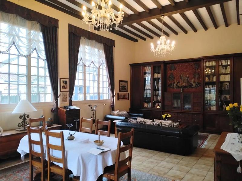 Demeure - 218 m² - 7 pièces