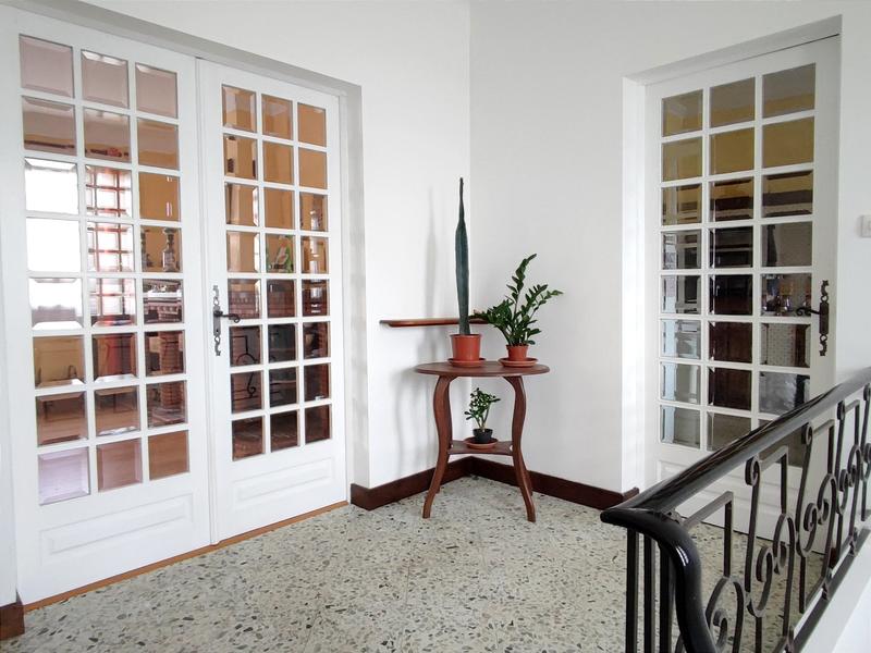 Maison - 198 m² - 6 pièces