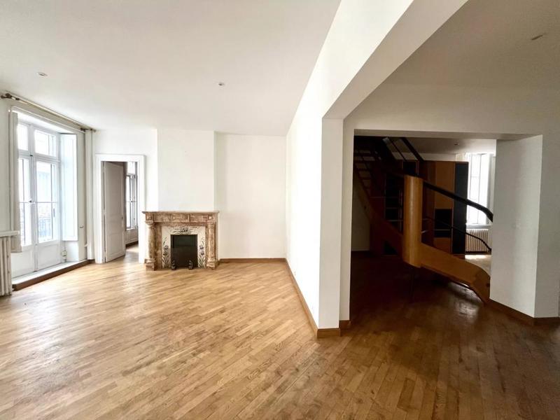 Duplex - 176 m² - 5 pièces