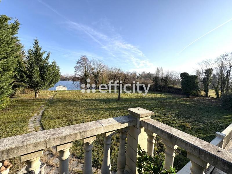 Maison - 320 m² - 8 pièces