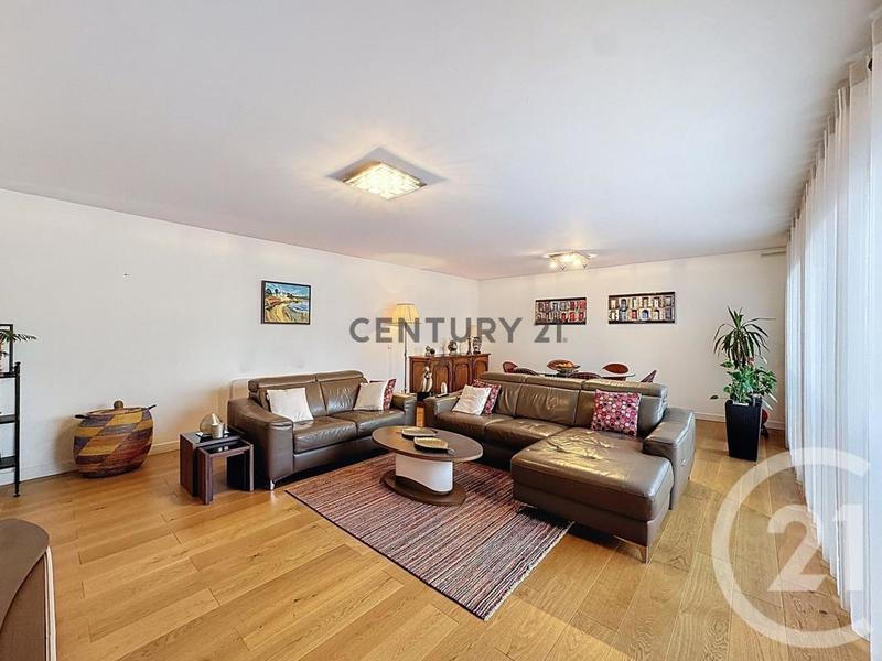 Appartement - 108 m² - 5 pièces