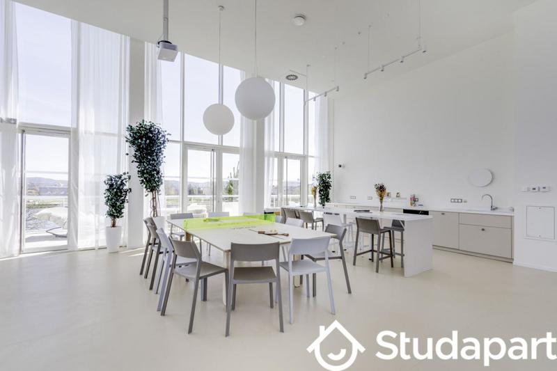 Chambre - 25 m² - 1 pièce