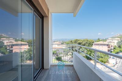 Appartement - 98 m² - 4 pièces