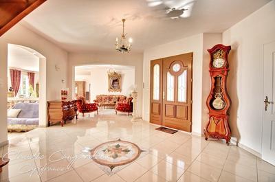 Maison - 257 m² - 8 pièces