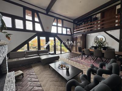 Demeure - 290 m² - 7 pièces