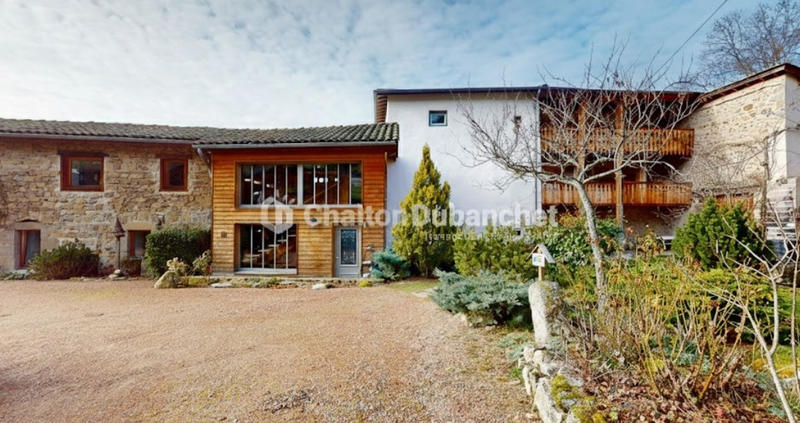 Maison - 393 m² - 13 pièces