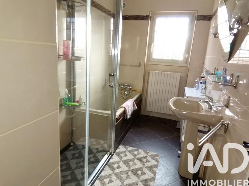 Maison - 102 m² - 5 pièces