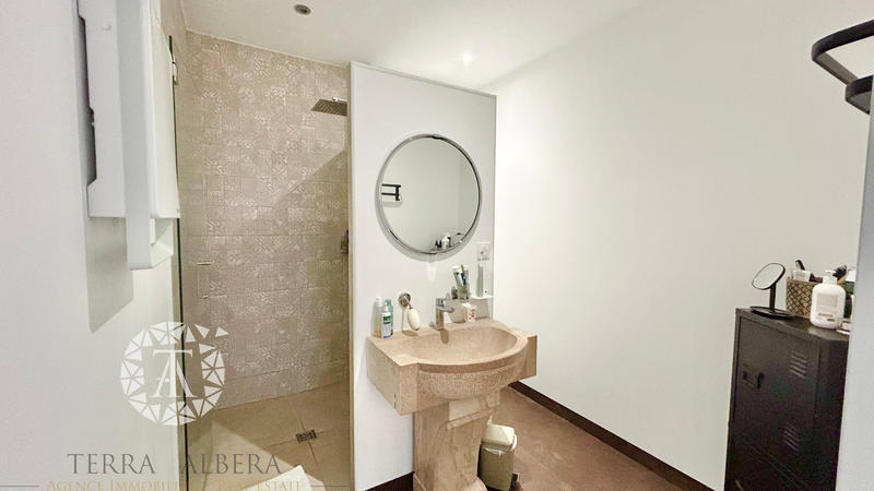 Villa - 259 m² - 7 pièces