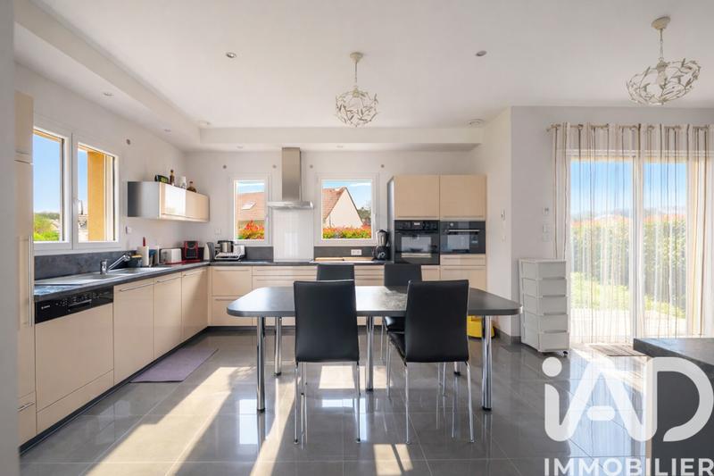 Maison - 147 m² - 6 pièces