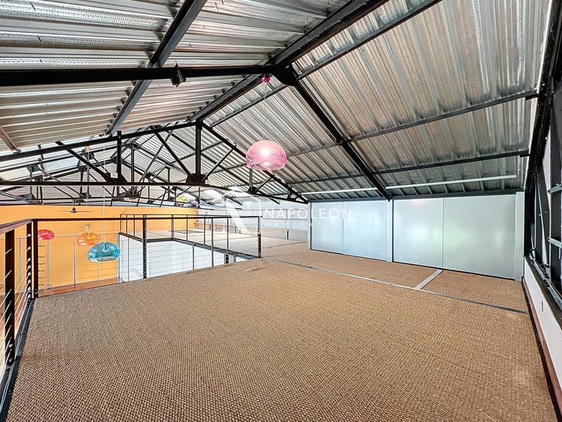 Loft - 270 m² - 6 pièces