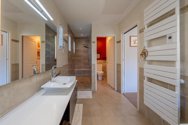 Maison - 202 m² - 6 pièces