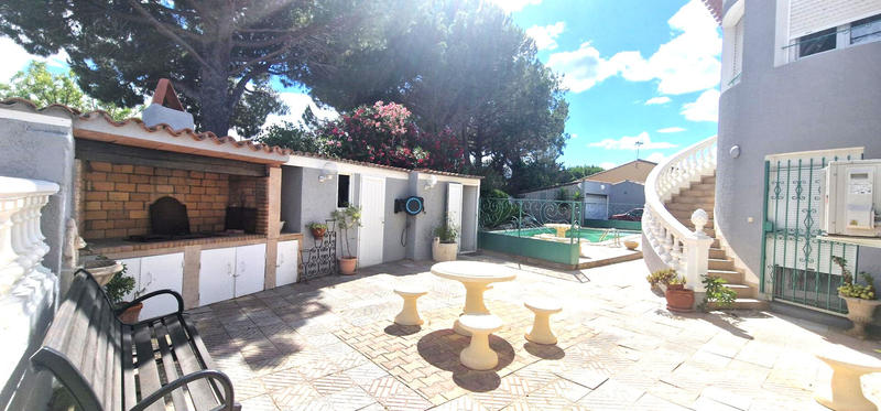 Maison - 398 m² - 11 pièces