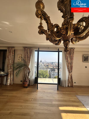 Appartement - 195 m² - 6 pièces