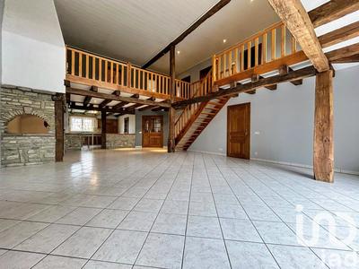 Maison - 237 m² - 7 pièces