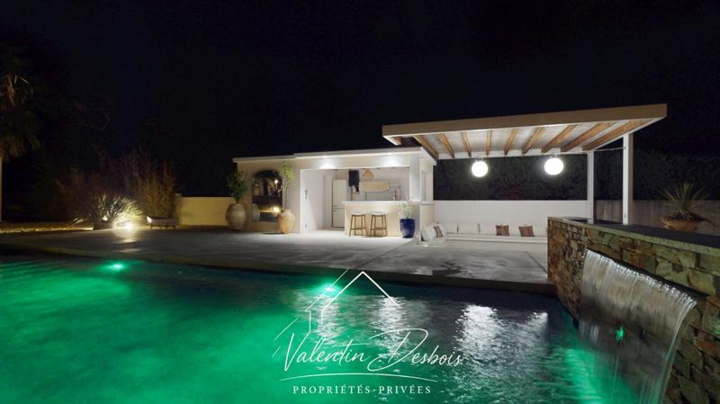 Demeure - 157 m² - 5 pièces