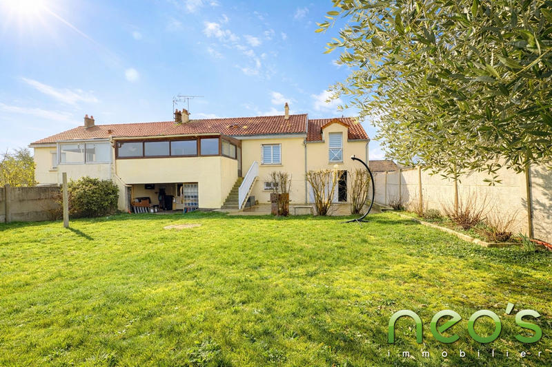 Maison traditionnelle - 108 m² - 5 pièces