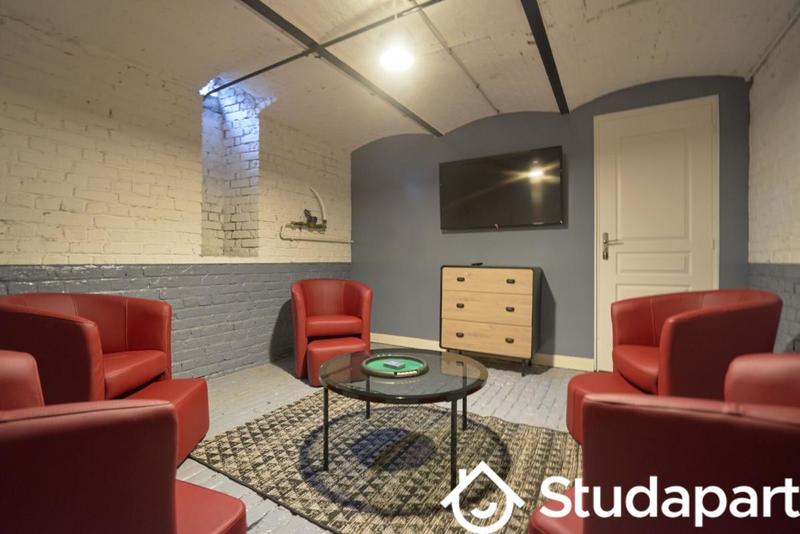 Chambre - 13 m² - 1 pièce