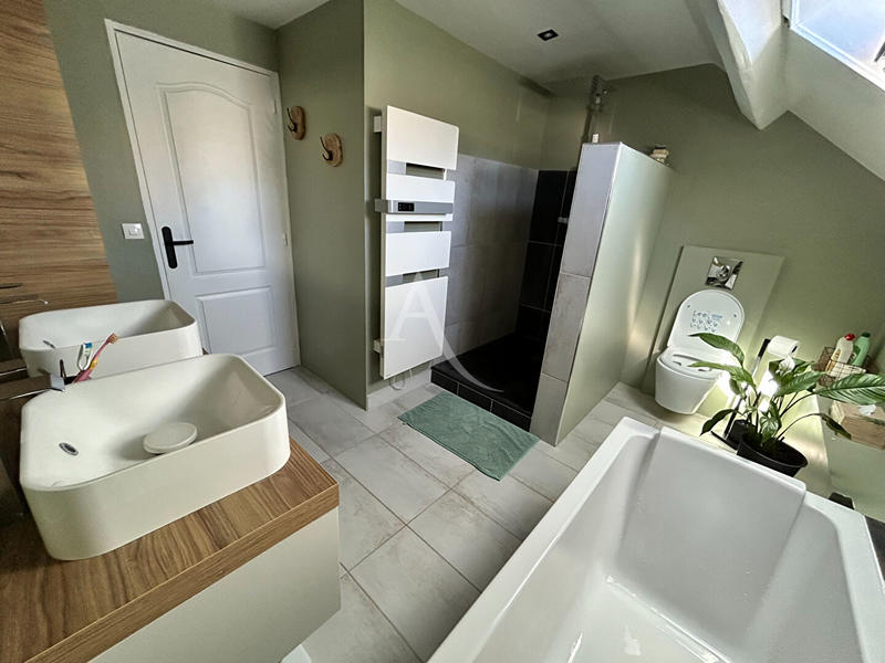 Maison - 136 m² - 5 pièces