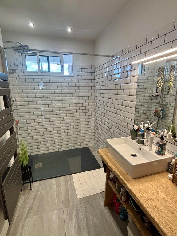 Appartement - 82 m² - 3 pièces