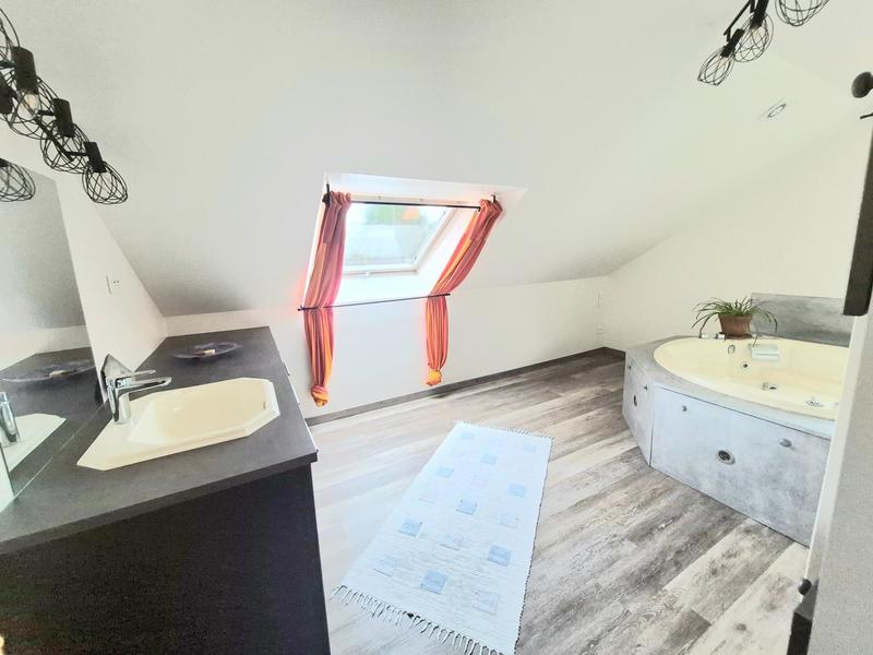 Maison - 167 m² - 7 pièces