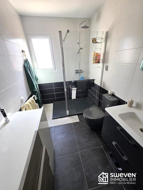 Maison - 175 m² - 8 pièces