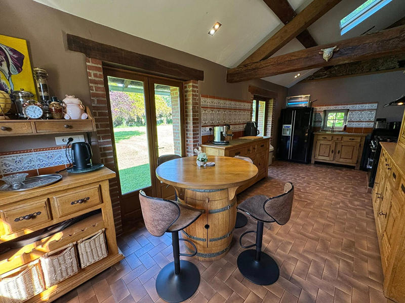 Maison - 240 m² - 8 pièces