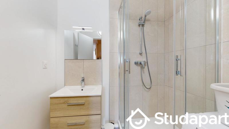 Chambre - 10 m² - 1 pièce