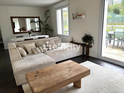 Maison - 123 m² - 4 pièces