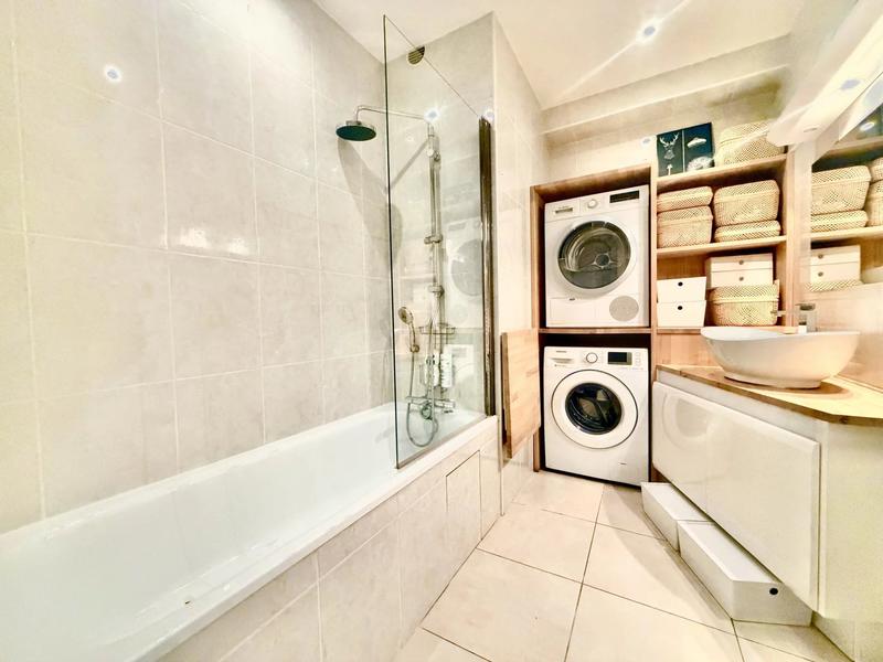 Appartement - 90 m² - 3 pièces