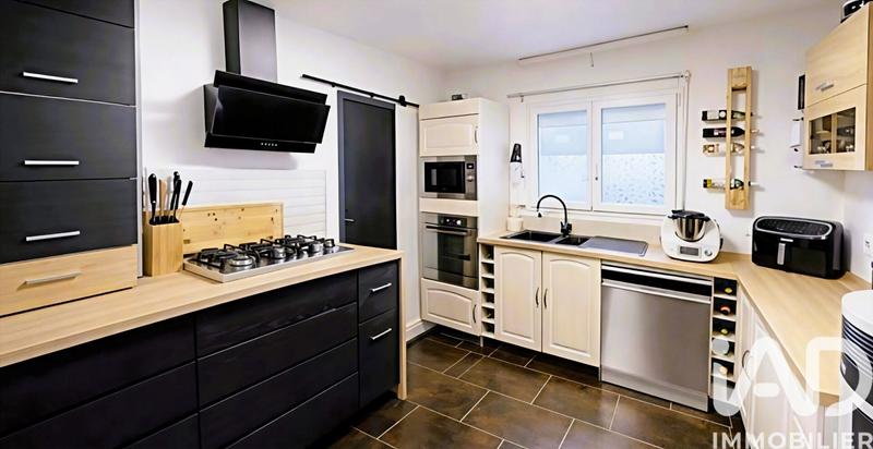 Maison - 137 m² - 6 pièces