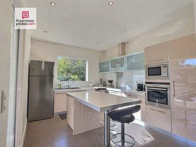 Villa - 168 m² - 6 pièces