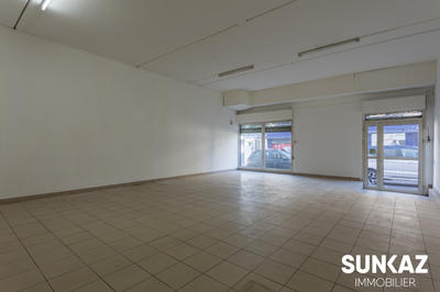 Local commercial - 70 m² - 2 pièces