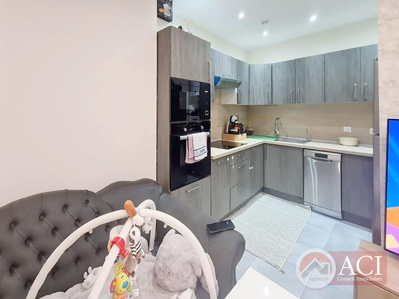 Maison - 230 m² - 13 pièces