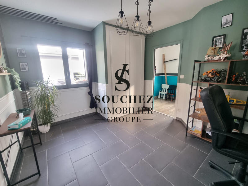 Maison - 250 m² - 8 pièces